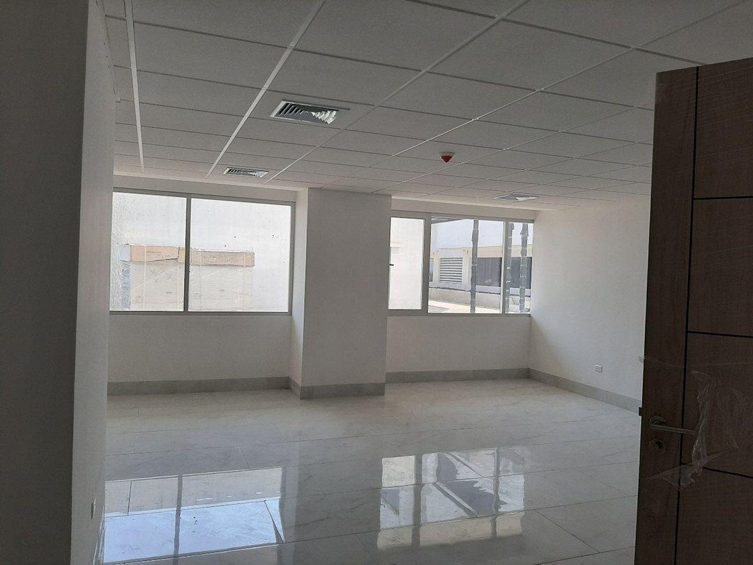 Edificio Titanium, La Aurora, Oficinas en Venta, Guayas — imagen 4