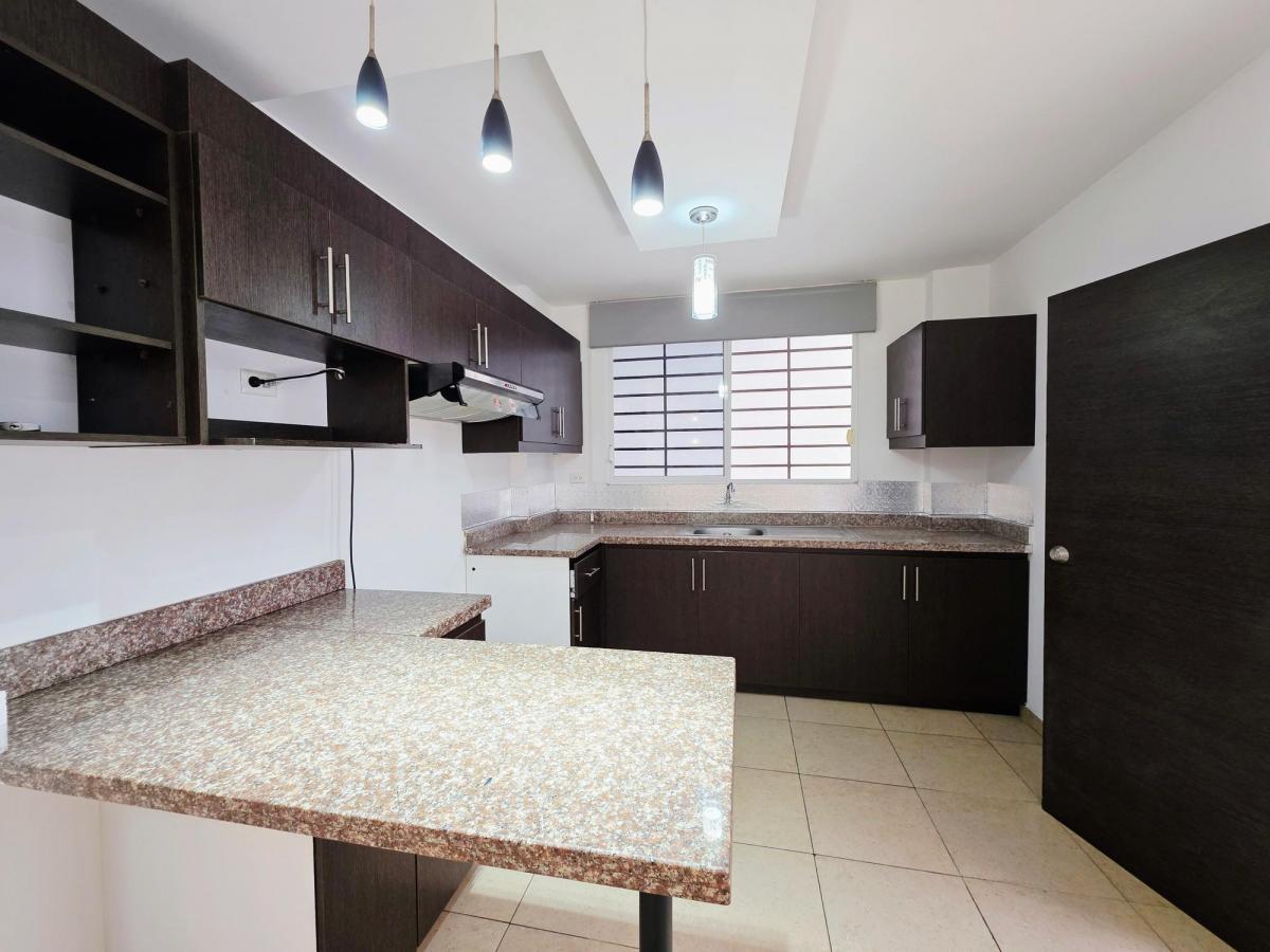 Vendo Casa, Urbanización Santa María, de 3 Dorm., Manabí — imagen 5