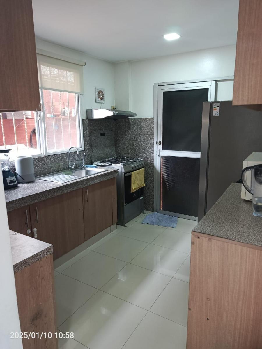 Urbanización La Perla Etapa 1 Hermosa Casa, Guayas — imagen 3