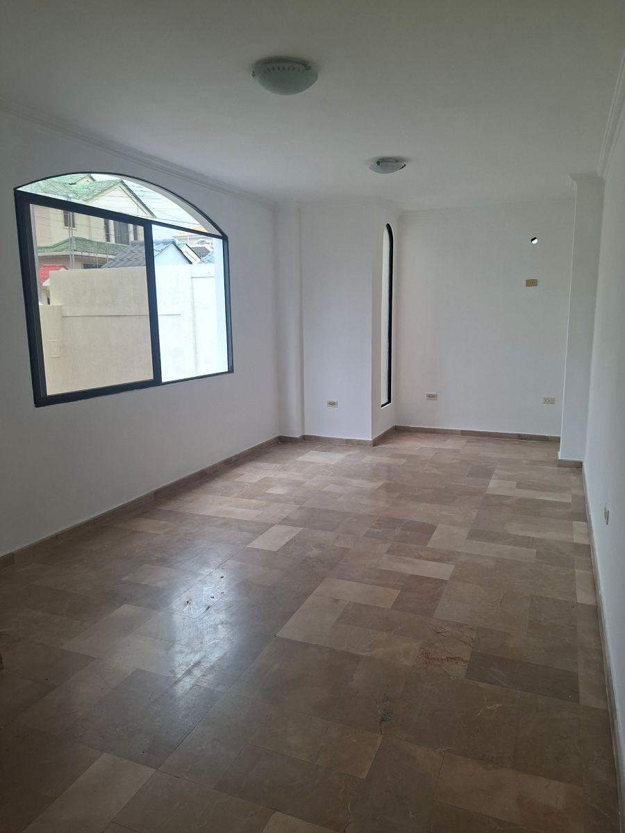 Casa de 250 m² con 4 Dorm. en Venta en Vía a La Costa Precio de Oportunidad. Guayas — imagen 9