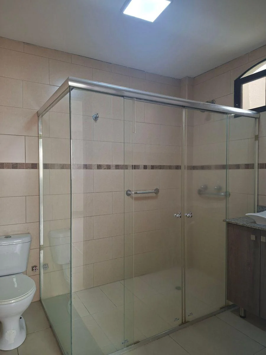 Casa de 250 m² con 4 Dorm. en Venta en Vía a La Costa Precio de Oportunidad. Guayas — imagen 4