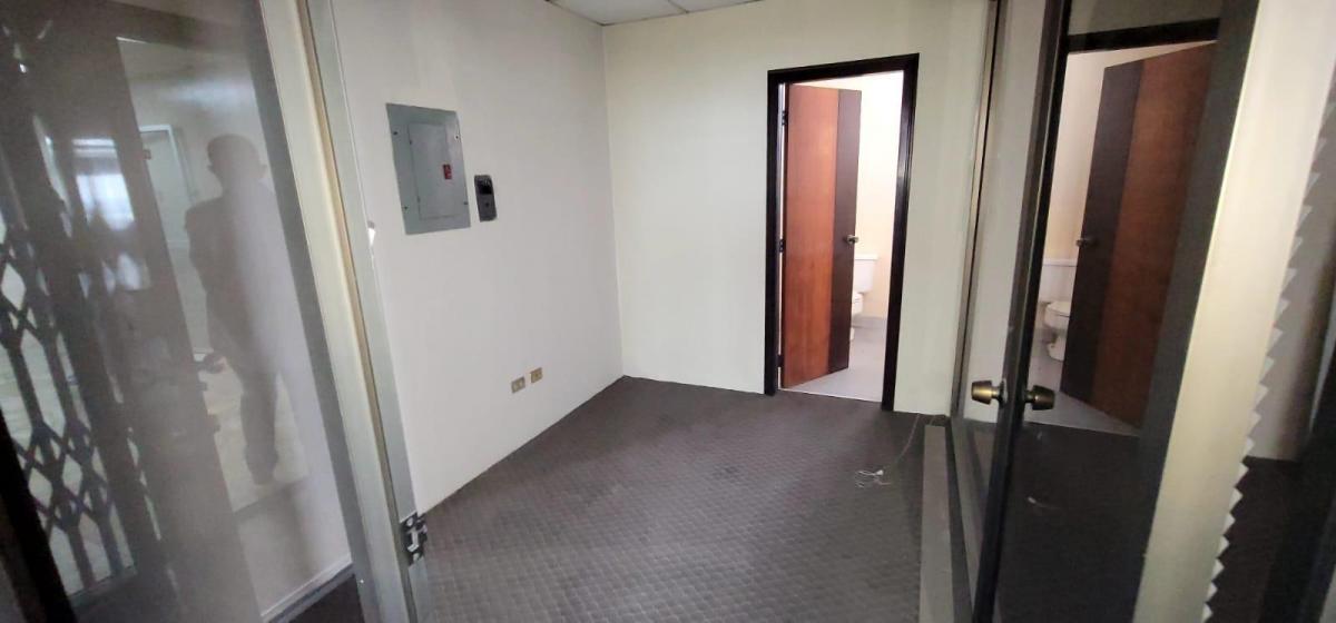 En Venta Oficina #3 en El Centro de Guayaquil Mae. Recalde, Guayas — imagen 4