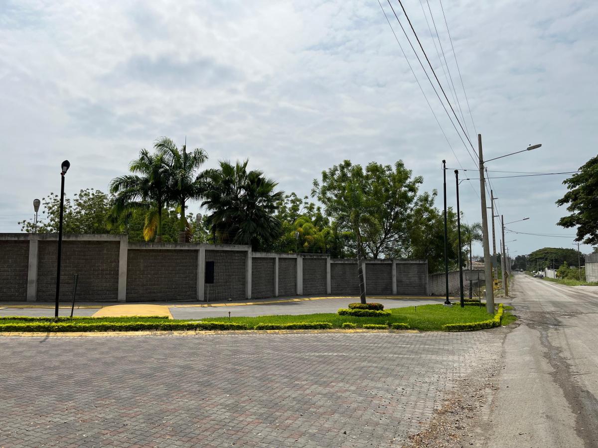 Vendo Terreno Residencial Comercial en Portal Al Sol Guayaquil, Guayas — imagen 4