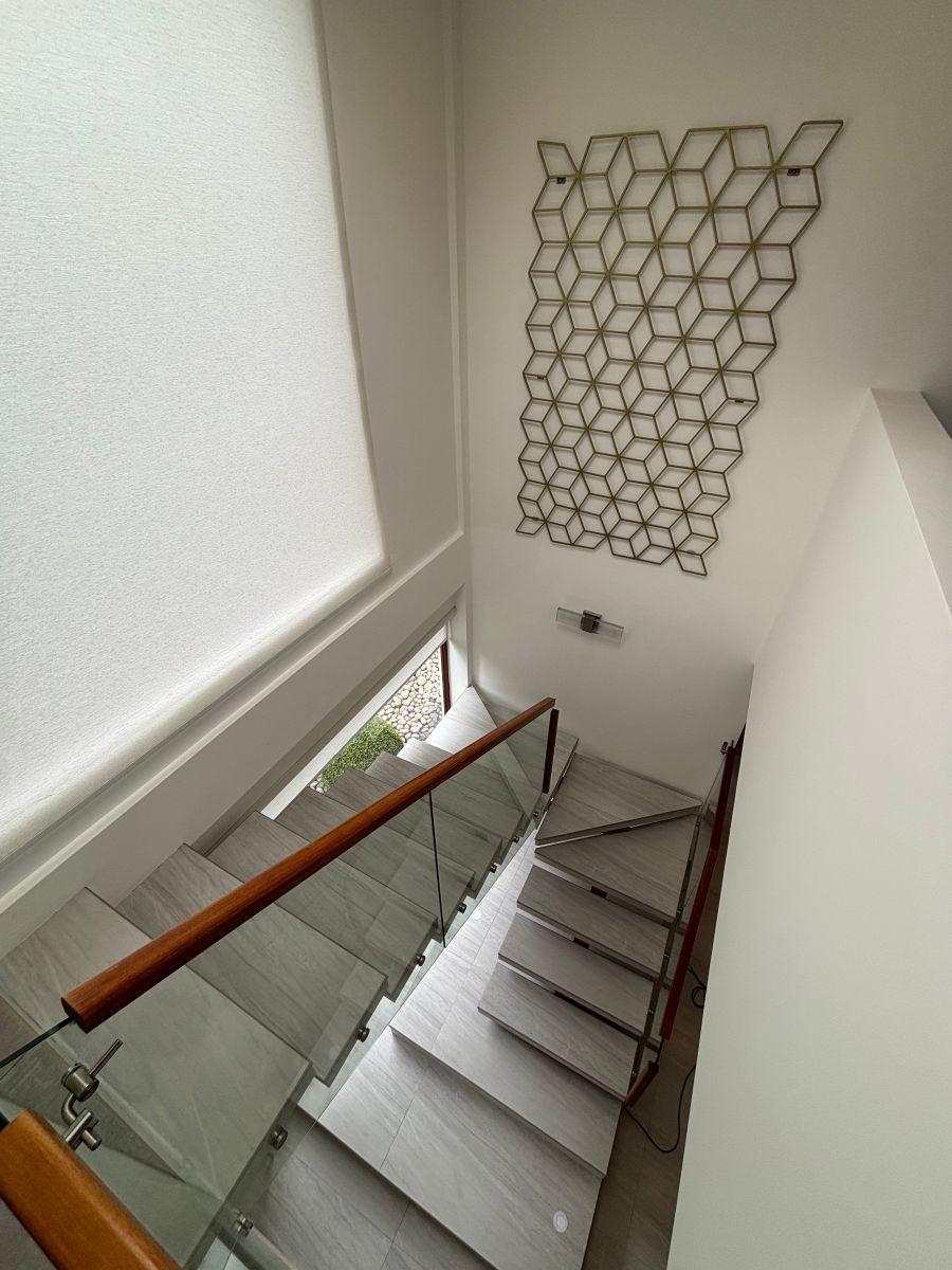 Venta Hermosa Casa en La Cerámica - Tumbaco — imagen 4