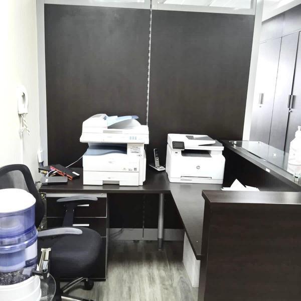 Amplia Oficina de Venta Ubicada en La Av Diego de Almagro — imagen 5