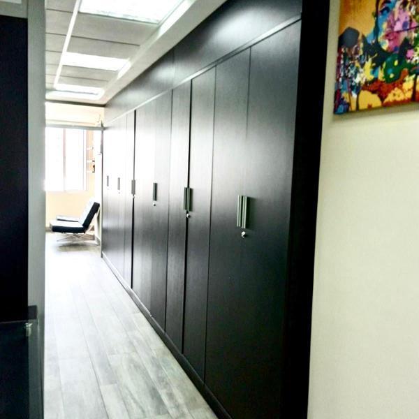 Amplia Oficina de Venta Ubicada en La Av Diego de Almagro — imagen 4