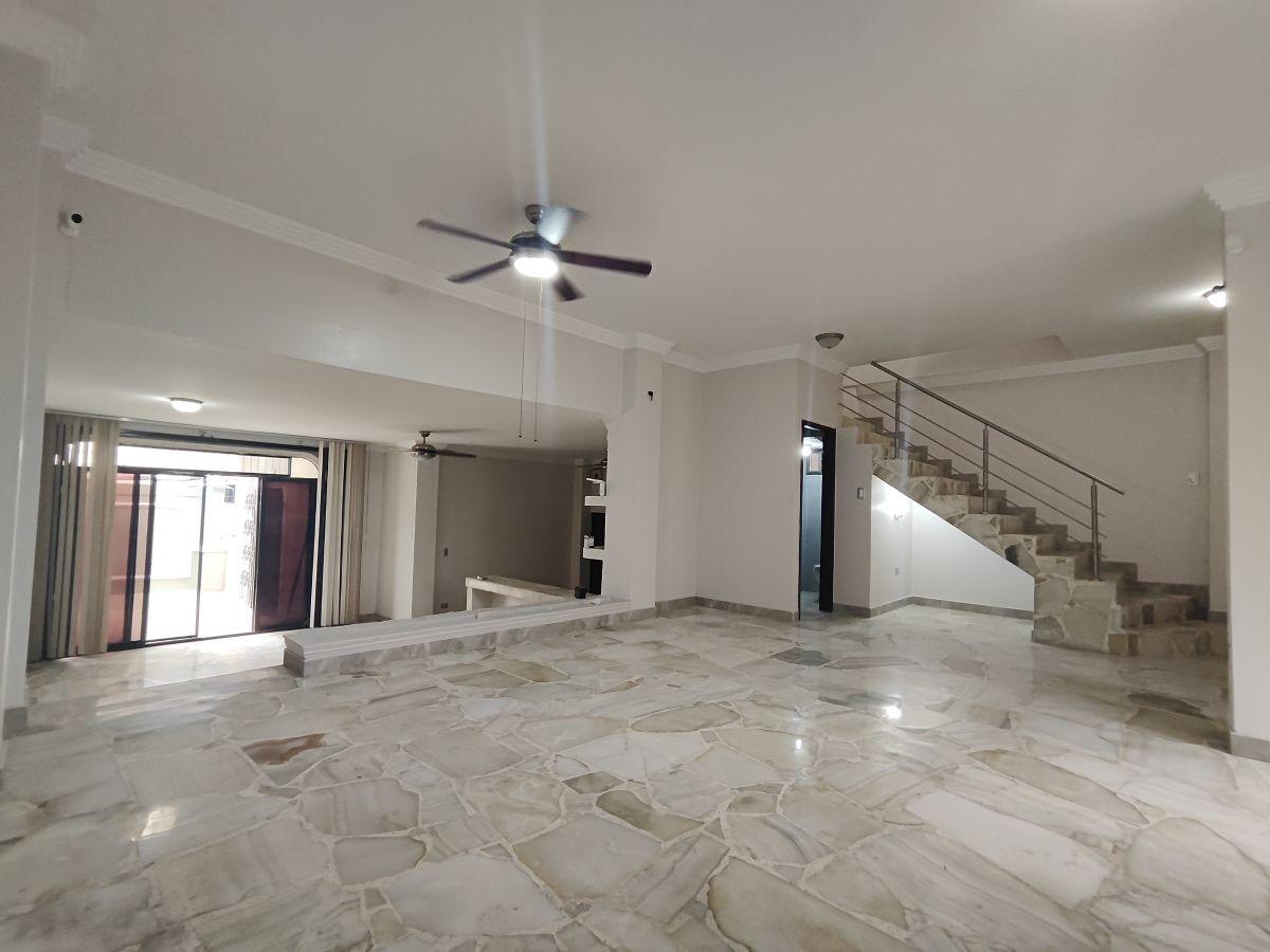 Casa en Venta – Garzota 1 - Residencial - Comercial Oportunidad - Y. Vásquez, Guayas — imagen 5