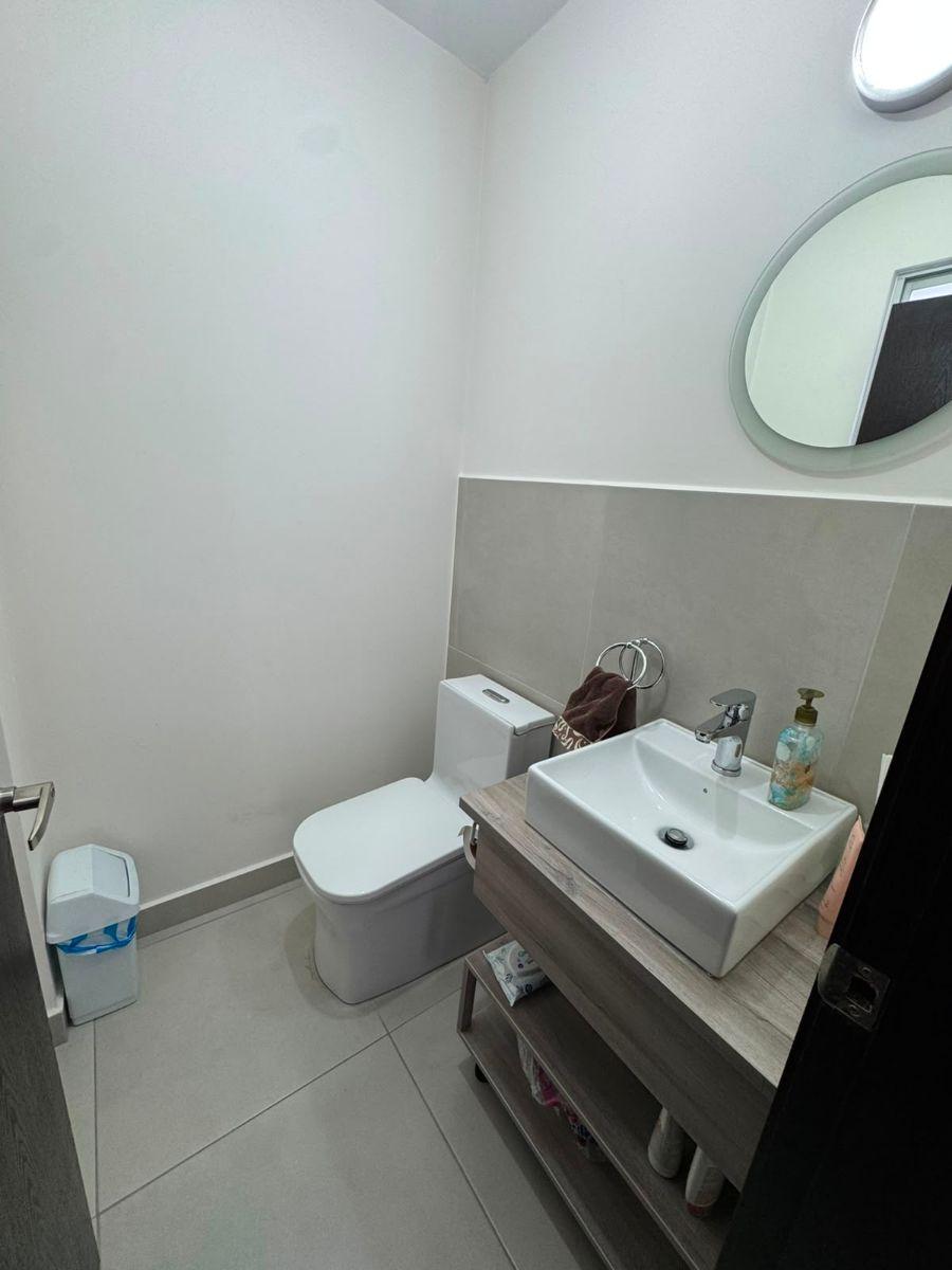 Hermosa Casa en Venta en Puembo Dentro de un Bonito Conjunto — imagen 5