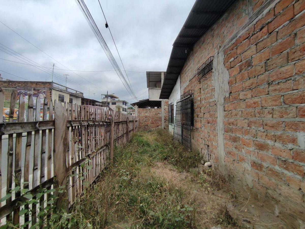 Terreno Comercial Esquinero de Venta en Portoviejo, Manabí — imagen 3
