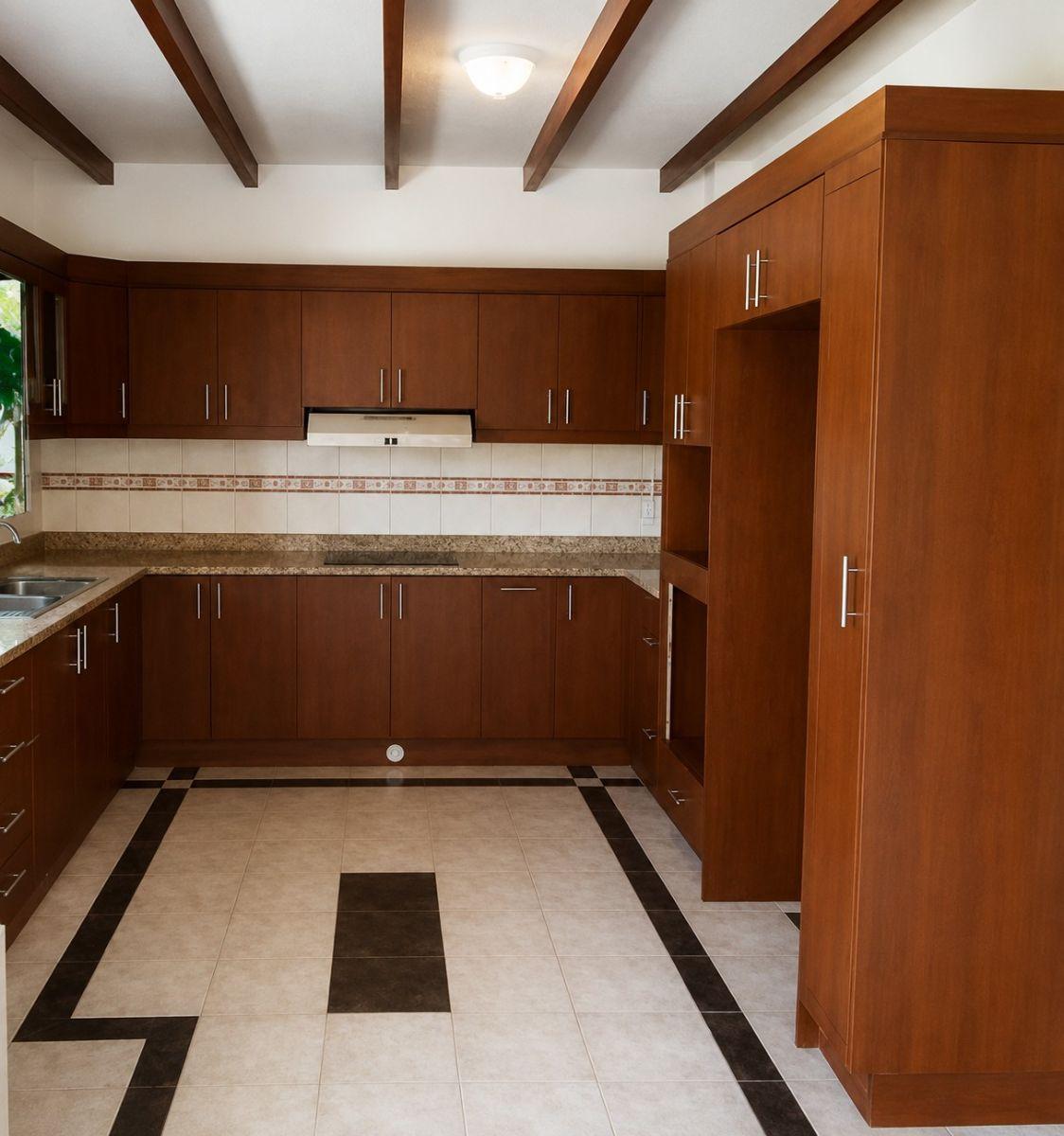 Casa con Jardin 300 m - Urbanizacion Privada — imagen 5