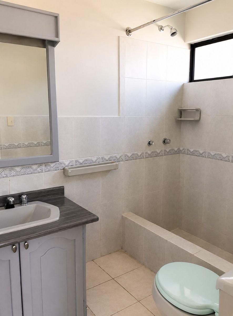 Casa con Jardin 300 m - Urbanizacion Privada — imagen 4