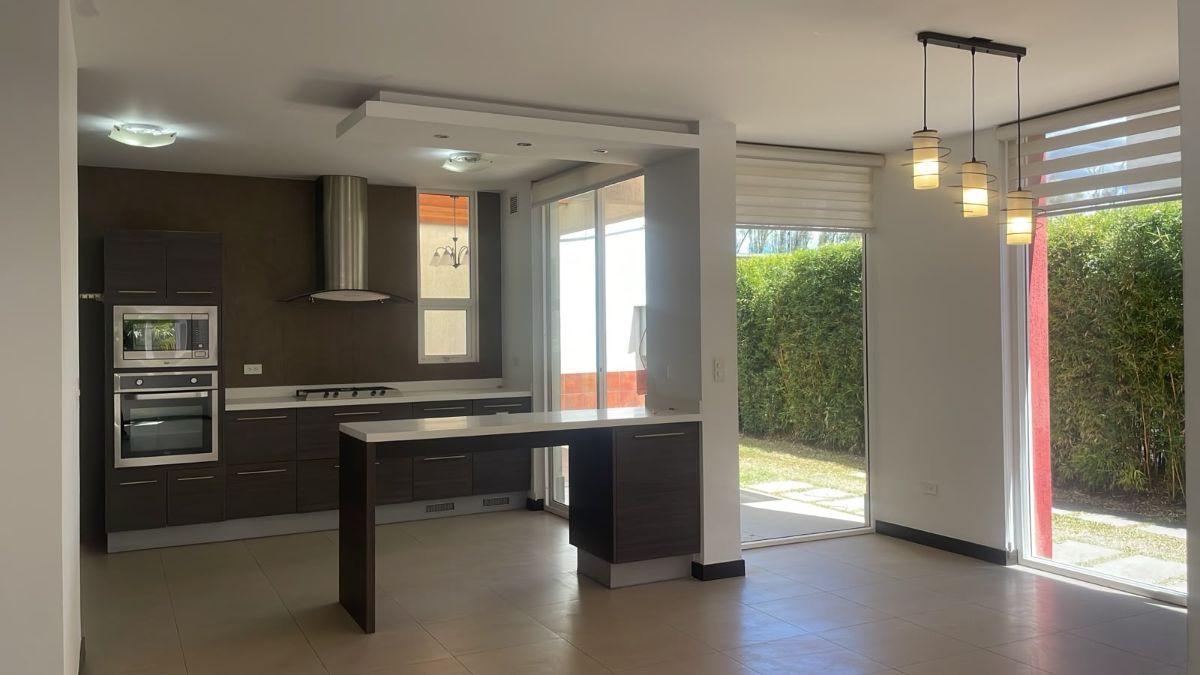 Casa de Venta Tumbaco, Tola Chica, La Morita, 4 Dorm., Conjunto con Piscina — imagen 5
