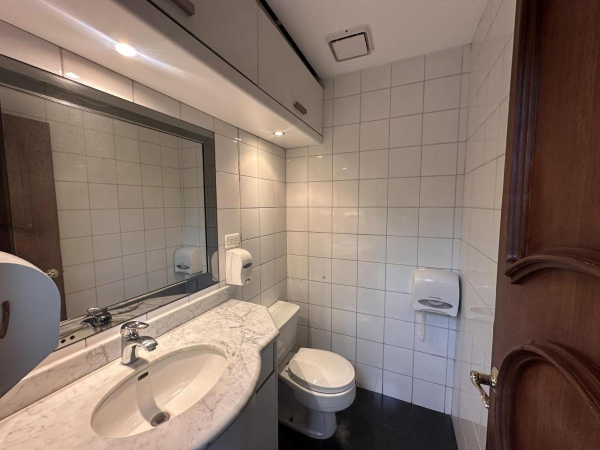 Oficina en Venta en Av de La Republica — imagen 5