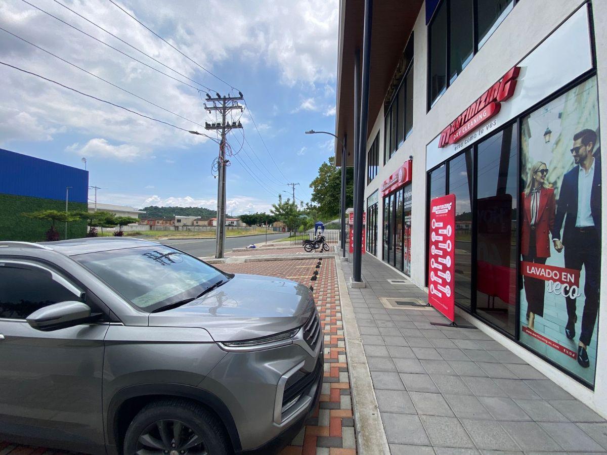 Oficina Comercial de 86.780 m² en Venta y Alquiler en La Aurora, Guayas — imagen 3