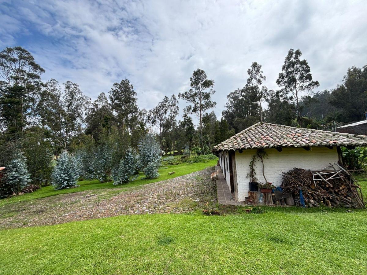 Terreno con 2 Casas de Venta en Yaruqui — imagen 3