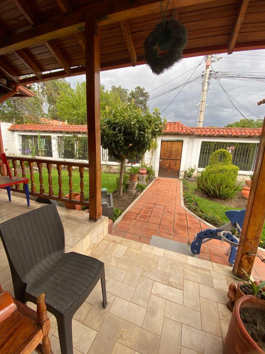 Amplia Casa con Terreno en Venta en Tumbaco, Urbanización Sector La Viña II — imagen 4