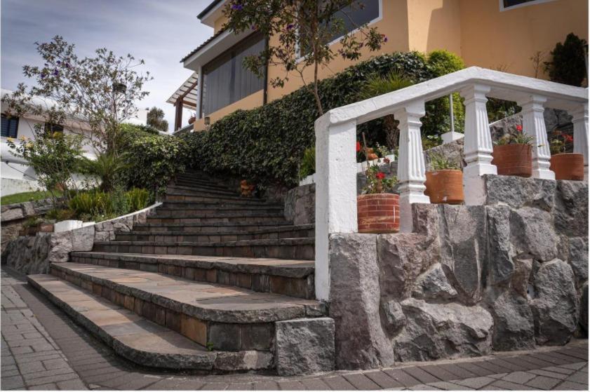 Urb. Campo Alegre, Vendo Hermosa Casa 2500 m² Terr, 1500 m² Const. 5 Dorm.. Piscina, Guardianía — imagen 5