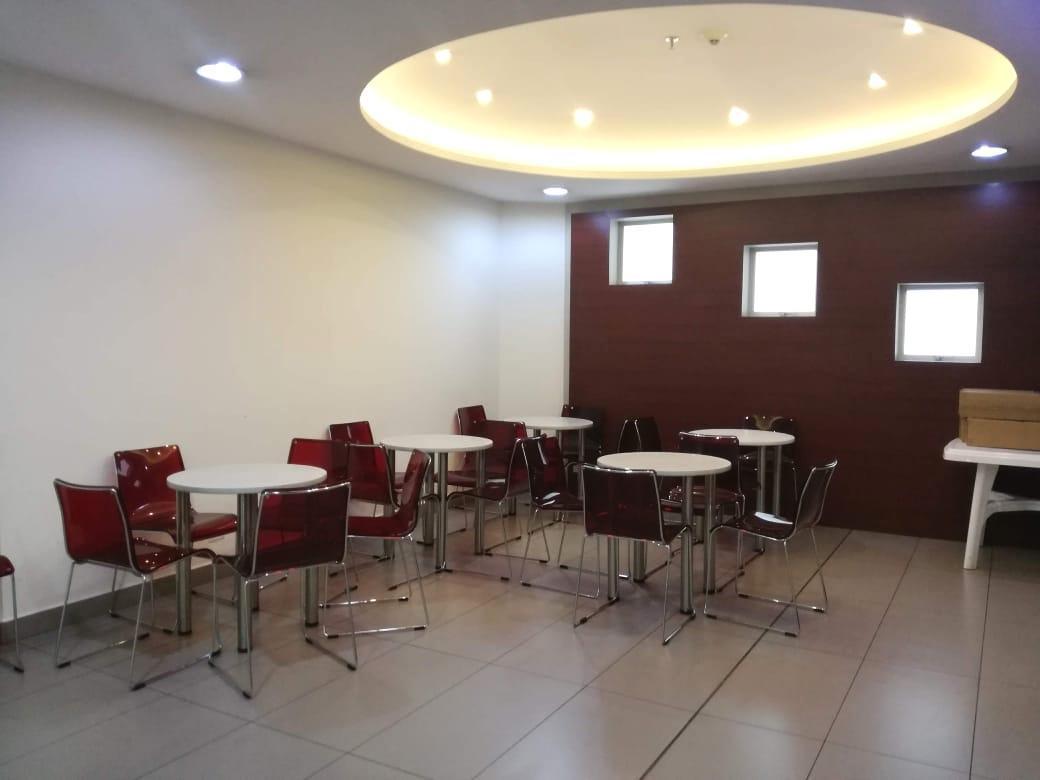 Hermosa Oficina de Venta! en Oportunidad — imagen 4