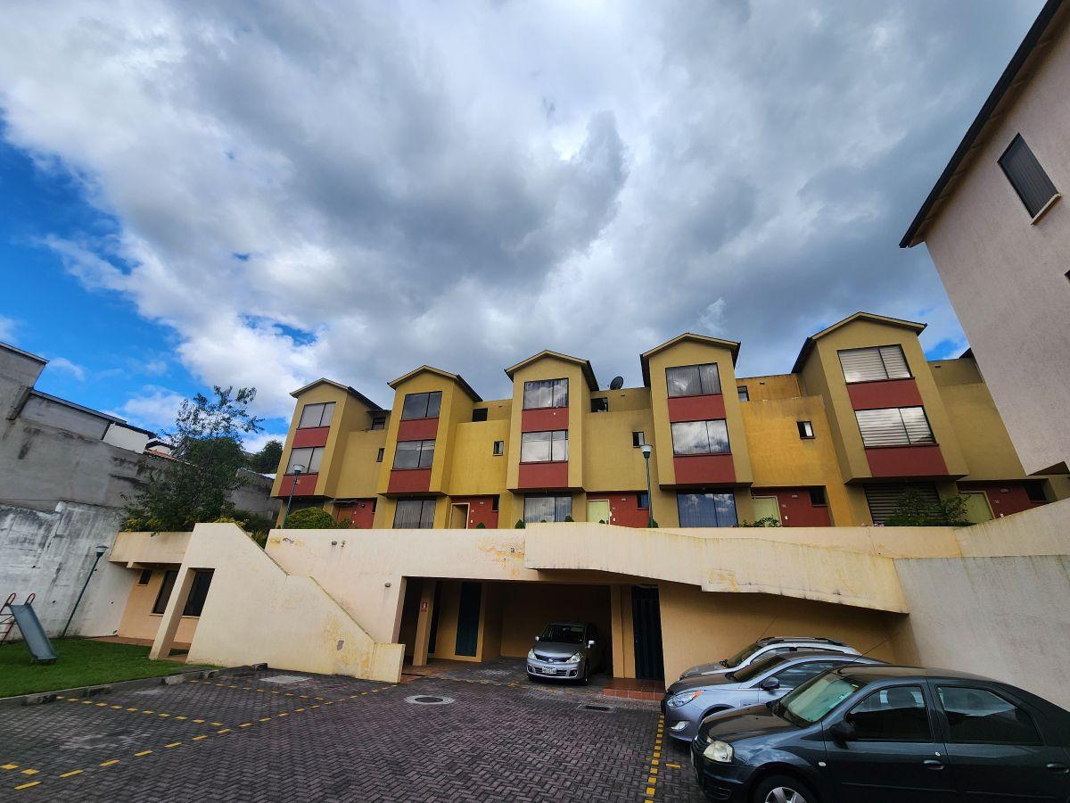 Venta Casa 4 Dorm. Carcelen 2 Terrazas 1 Patio Pergola 204 m — imagen 4