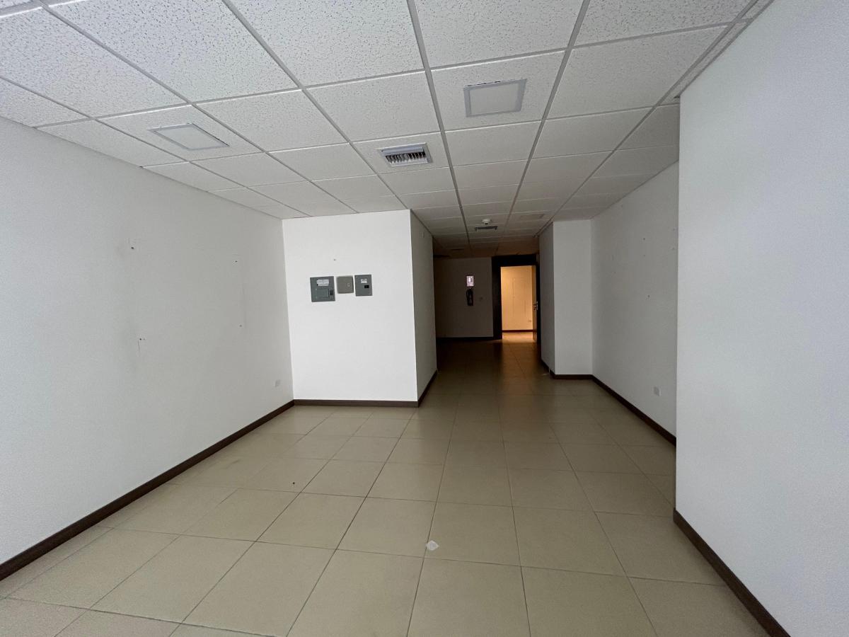 Venta Oficina - Emporium - Puerto Santa Ana, Guayas — imagen 4