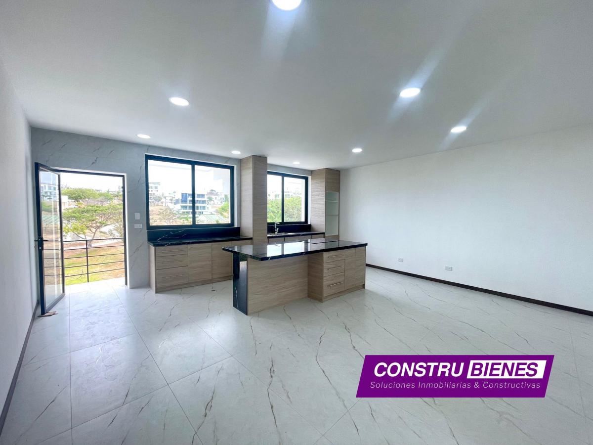 Casa con Piscina en Urbanización Ciudad del Mar, Manta, Manabí — imagen 3