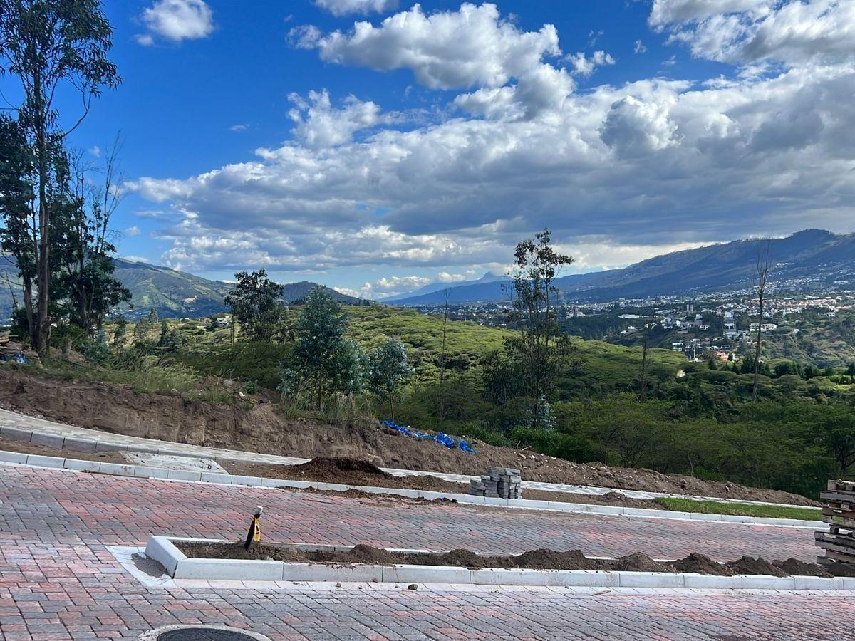 Tumbaco - Collaqui Terreno en Venta en Urbanizacion Nueva y Exclusiva — imagen 4
