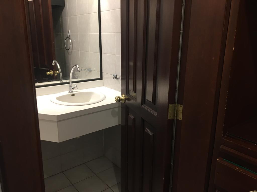 Vendo Oficina con Divisiones en Edificio World Trade Center, Sector Swissotel — imagen 5