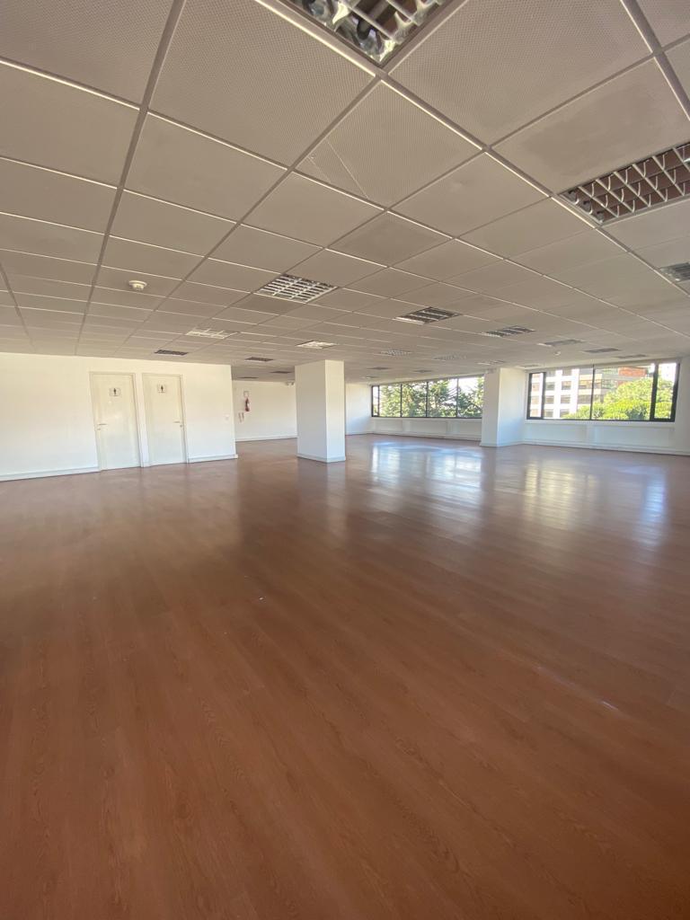 Venta o Arriendo Excelente Oficina Comercial Av 12 de Octubre — imagen 5