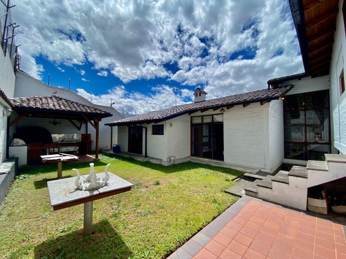 H/ Miraflores, Casa Independiente Esquinera en Venta 359.900usd 4 Dorm. — imagen 5