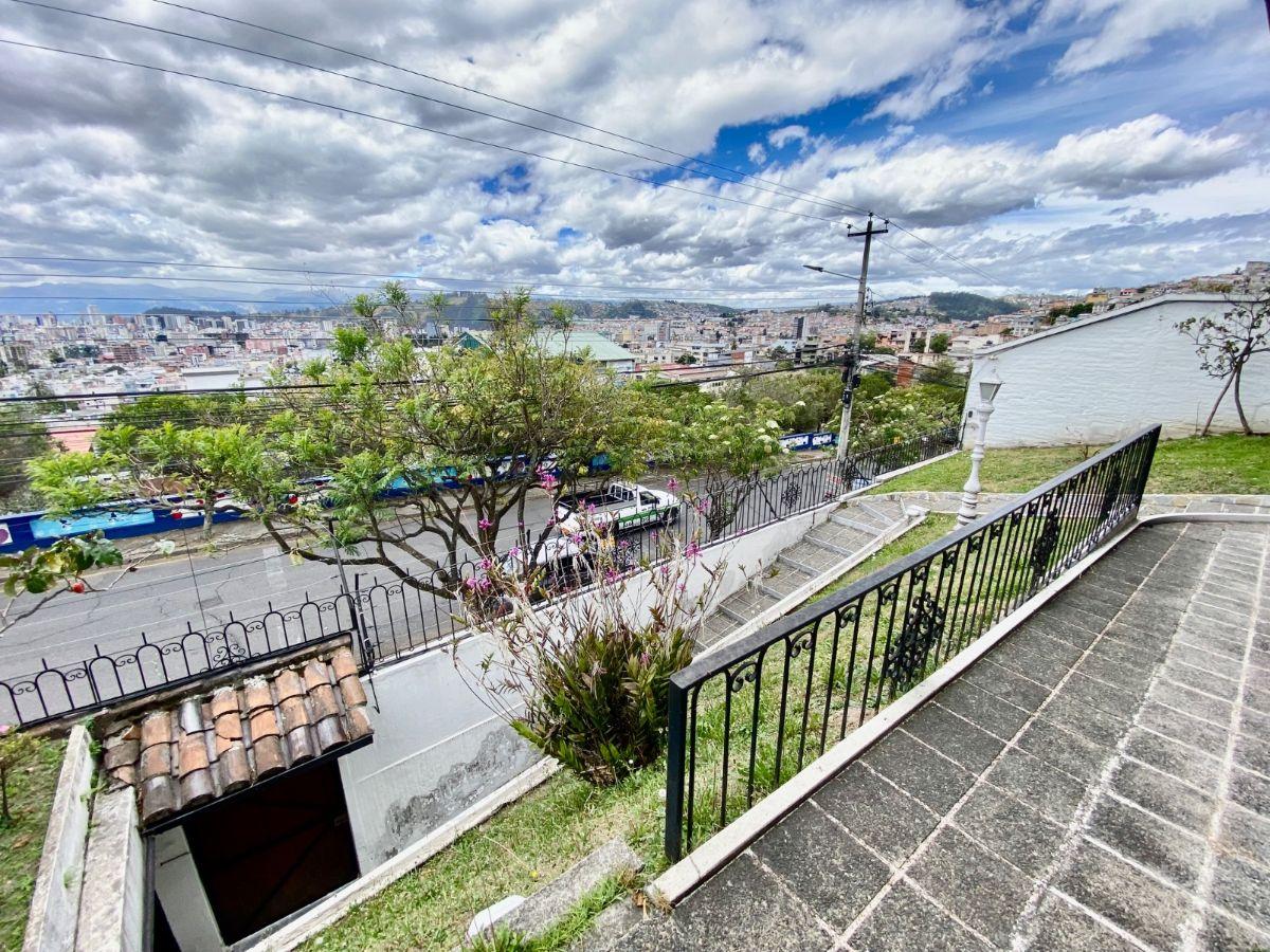 H/ Miraflores, Casa Independiente Esquinera en Venta 359.900usd 4 Dorm. — imagen 3