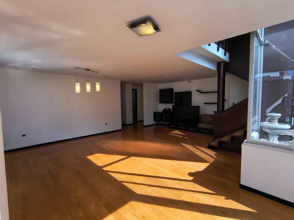 Duplex 2d + 2 Parqueaderos, Sector Cne Bosmediano en Venta — imagen 8