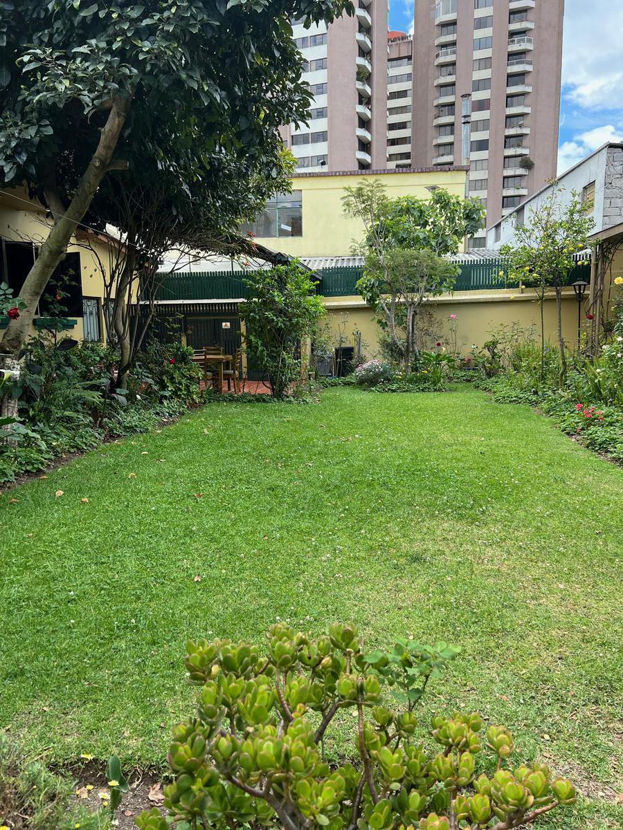 Quito Sector La Mariscal Se Vende Una Hermosa Casa Ideal Para Hotel - Restaurante - Local (Cr) — imagen 5