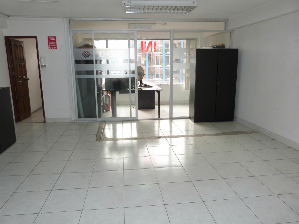 Oficina de Venta de 45 m² Sector Rumipamba Piso 5 — imagen 4