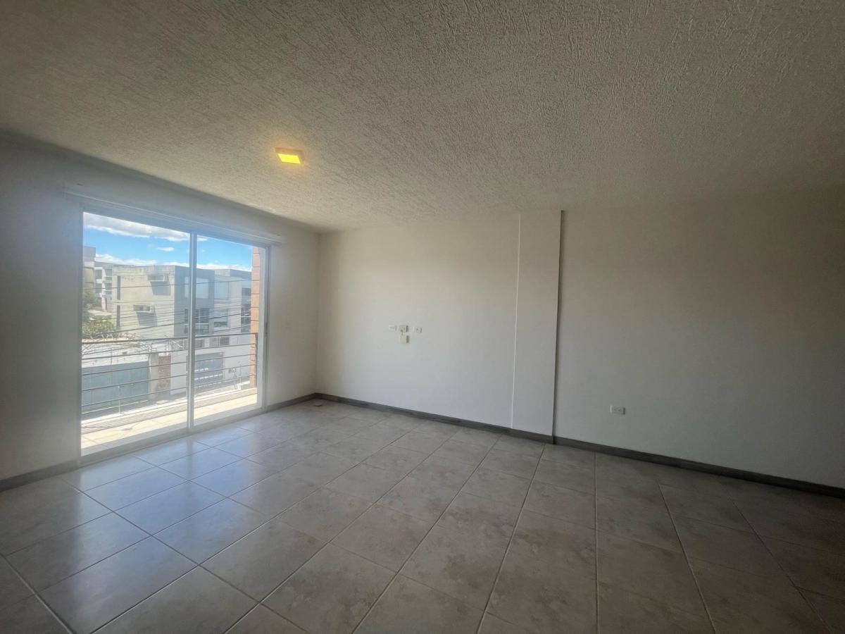 Venta de Departamento en Tumbaco 2 Habitaciones, Balcón — imagen 4