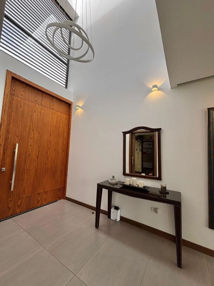 Espectacular Casa de Venta en Tumbaco — imagen 4