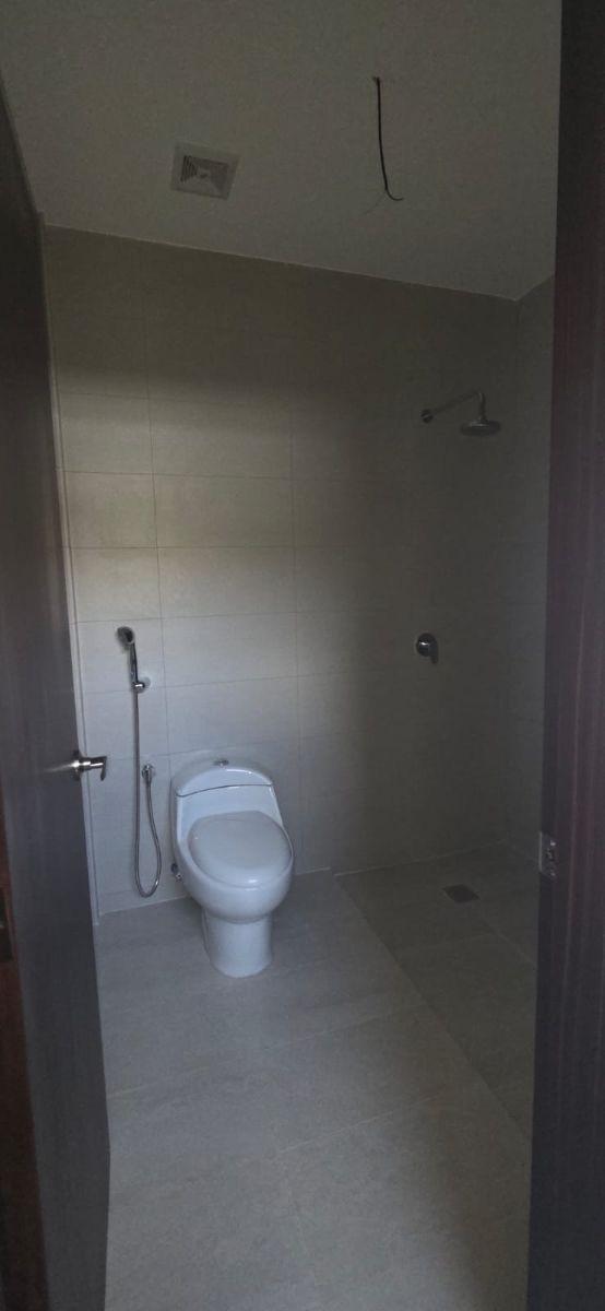 Venta Casa Estreno Cuatro Habitaciones en Urbanización La Riona Km 3 Via Samborondon, Guayas — imagen 4