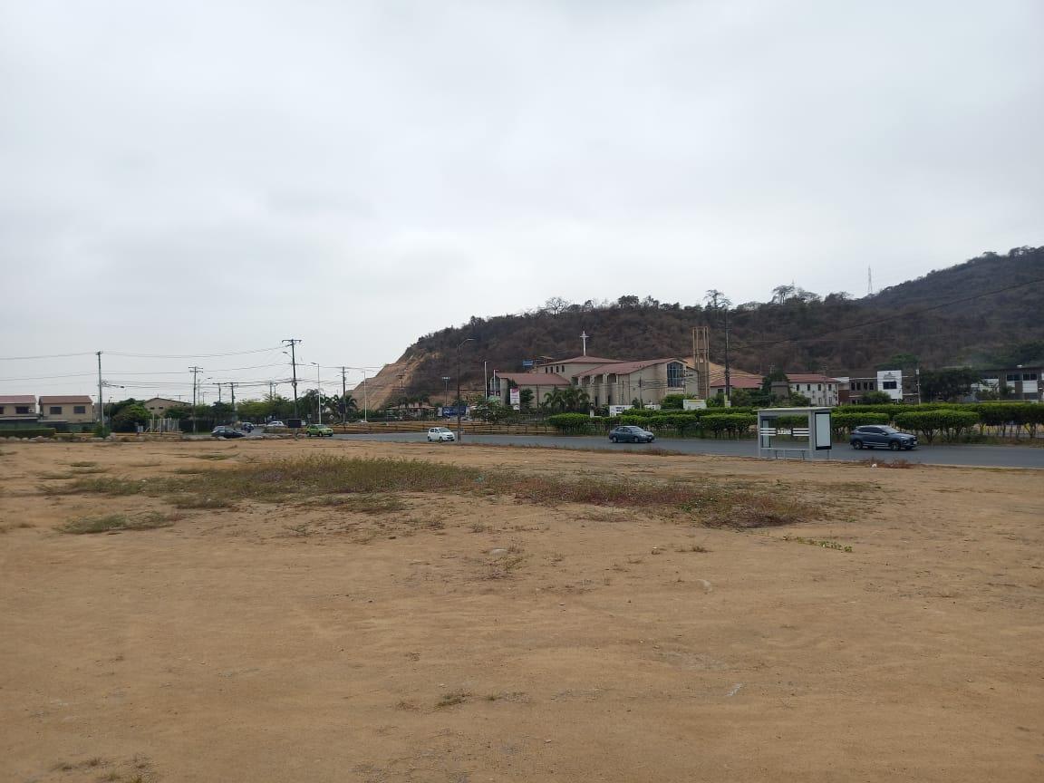 Terreno Esquinero de Venta en La Urbanización Villa Club, Uso Comercial. Guayas — imagen 4