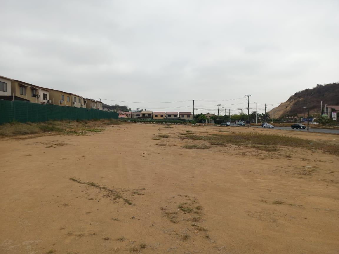 Terreno Esquinero de Venta en La Urbanización Villa Club, Uso Comercial. Guayas — imagen 3