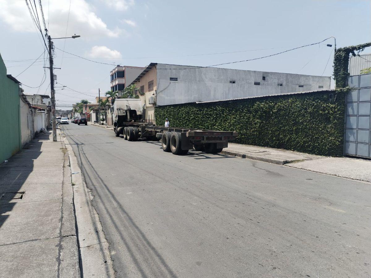En Venta, Terreno Comercial con Edificación, 900 m², Vergeles, Diagonal Mall del Norte, Guayas — imagen 4