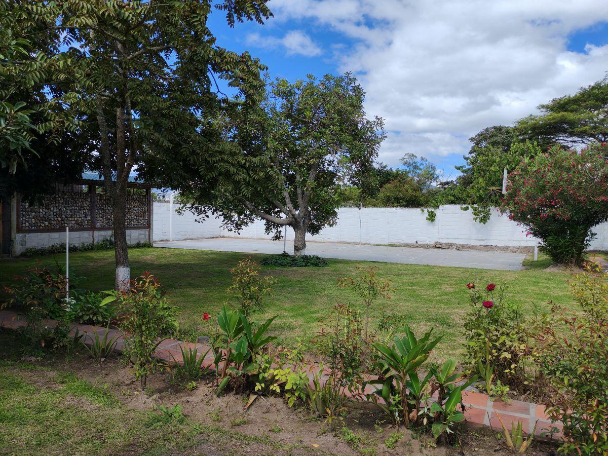 Quinta Vacacional con 4 Habitaciones en Venta, 2000 m² en Sector de Guayllabamba — imagen 3
