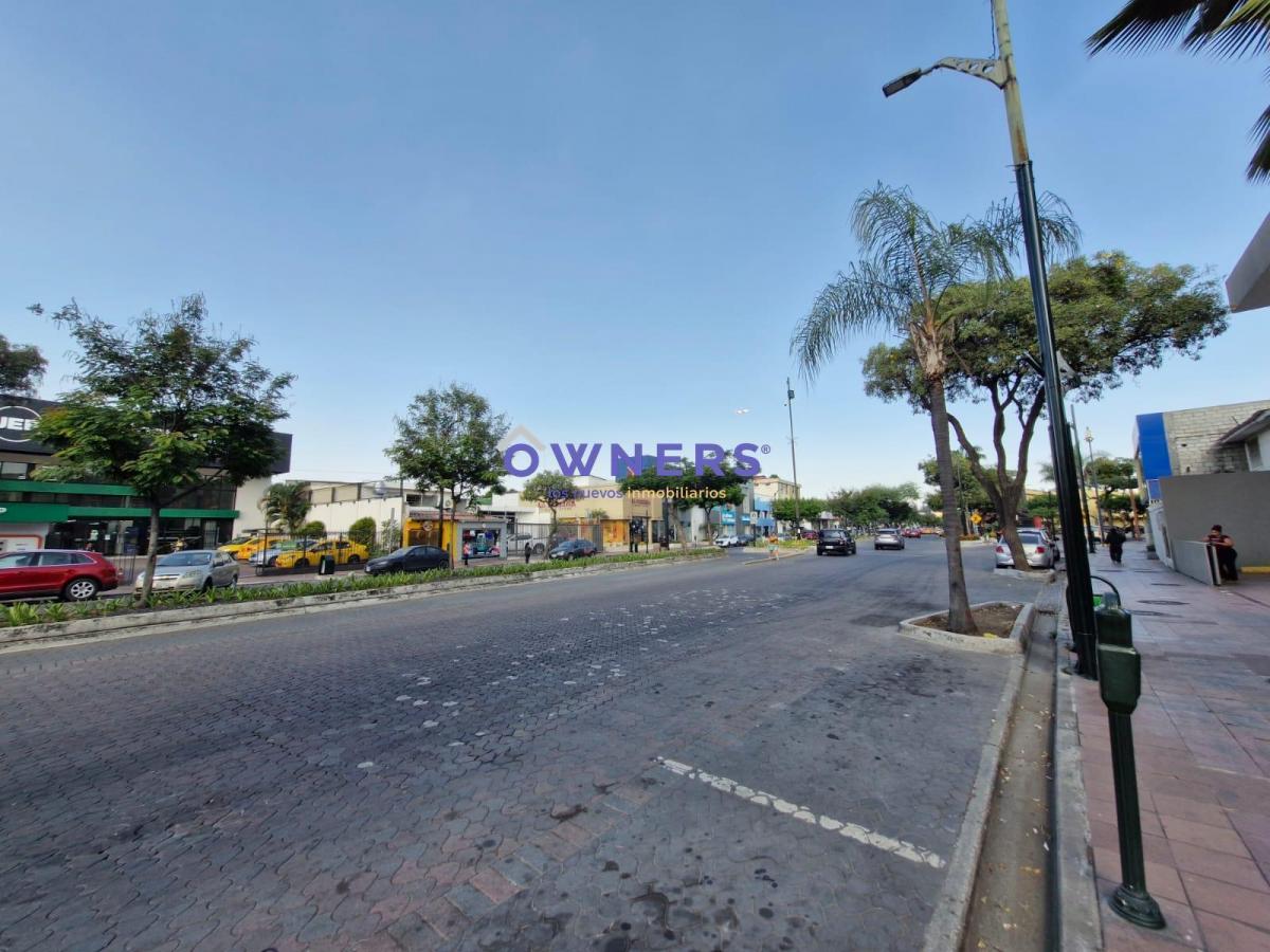 Venta Local Comercial en Urdesa Av Victor Emilio Estrada (Cmc), Guayas — imagen 3