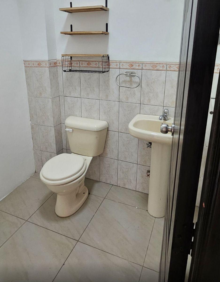 Casa Esquinera en Venta con 3 Dorm. en Urb. Matices - V. Gil, Guayas — imagen 4