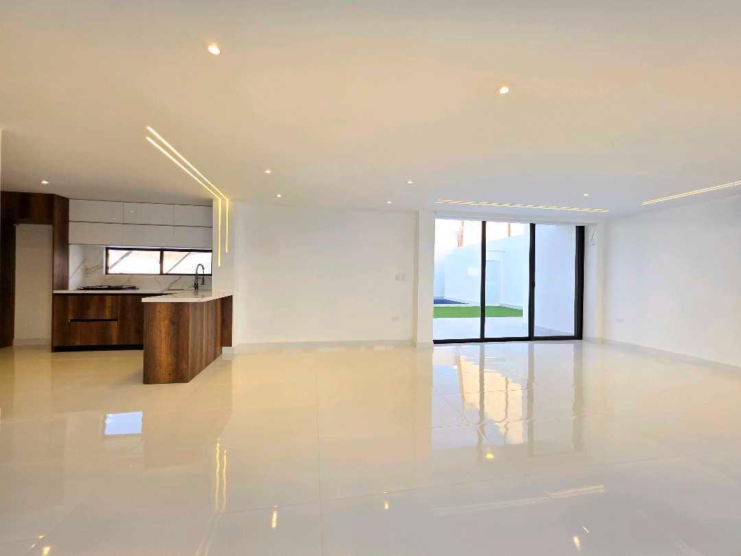 Vendo Casa, Marina Blue, Sur de Manta, 3 Dorm. con Piscina, Manabí — imagen 4