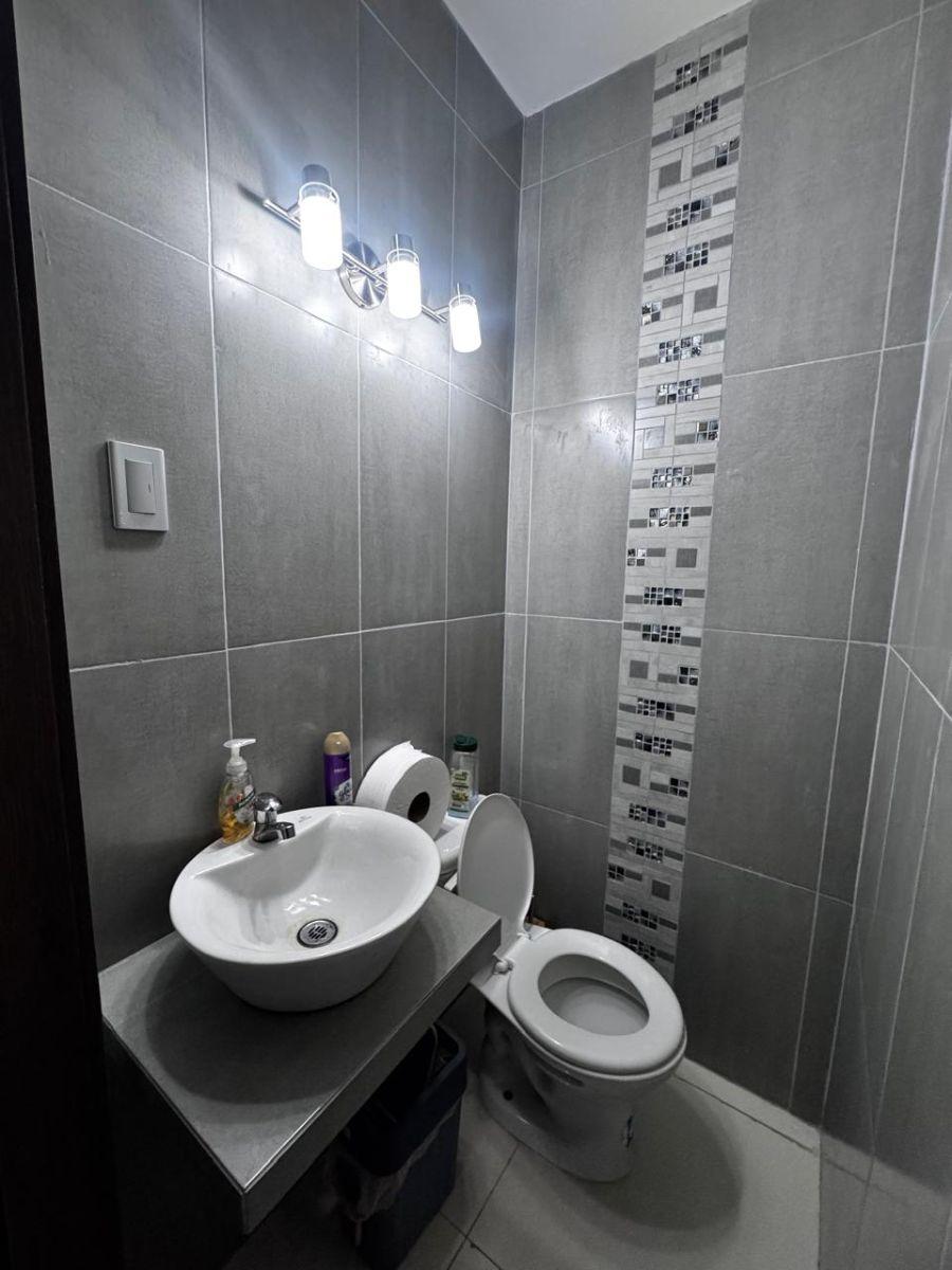 Urdesa Central, Casa en Venta de 4 Dorm., Guayas — imagen 3