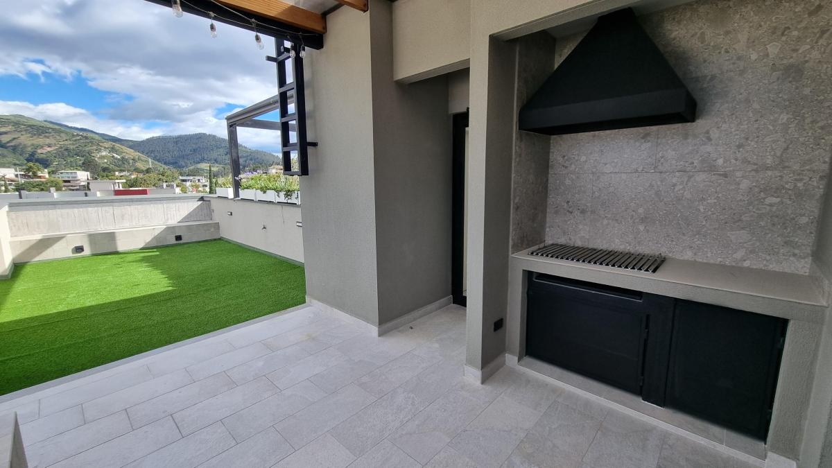 Departamento Nuevo en Venta con Patio en Cumbayá — imagen 5