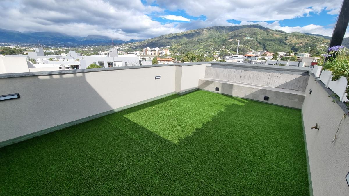 Departamento Nuevo en Venta con Patio en Cumbayá — imagen 4
