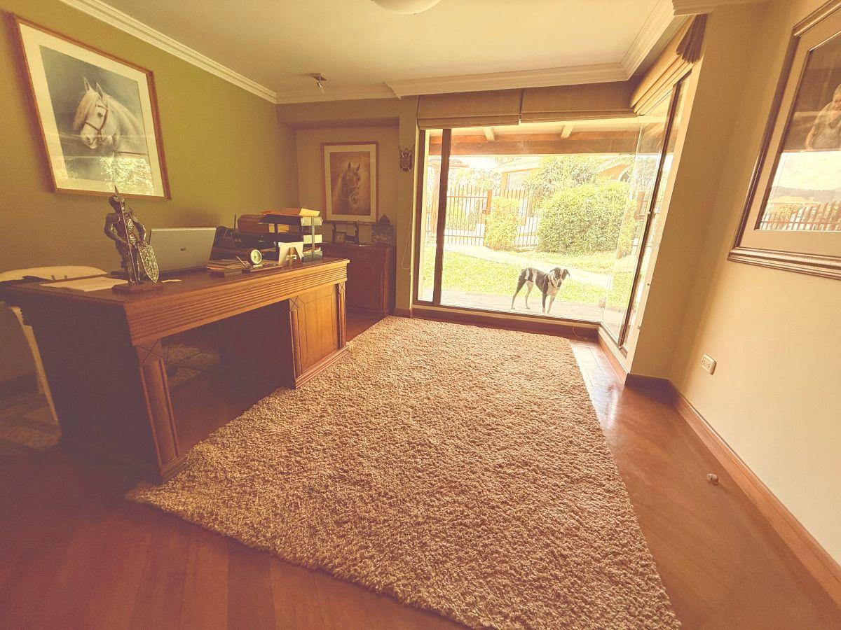 Vendo Casa Elegante, de Lujo urbanización Exclusiva Cumbaya, alta Seguridad, Vistas Canchas — imagen 4