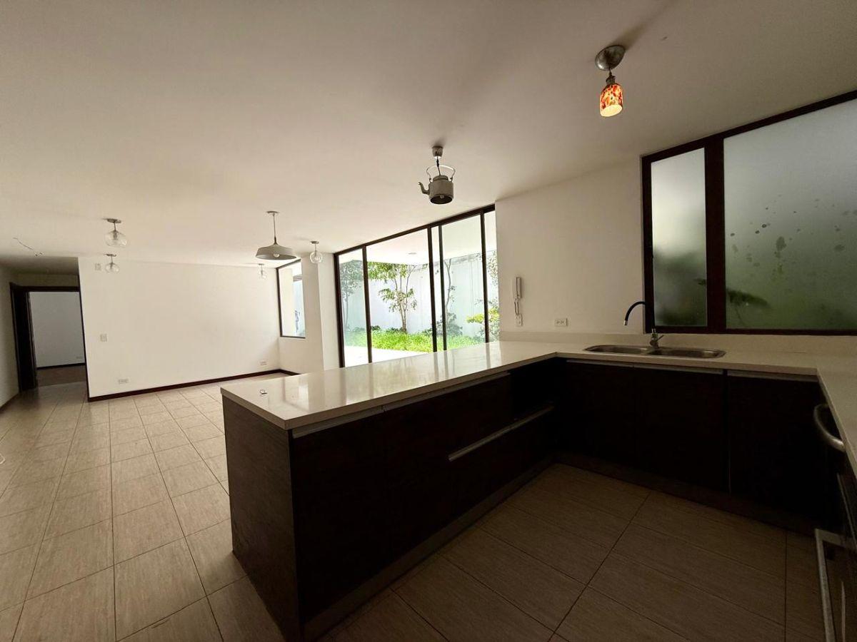 Venta Departamento 240 m Totalesr Cumbayá Paseo San Francisco a Pasos de La Usfq — imagen 5