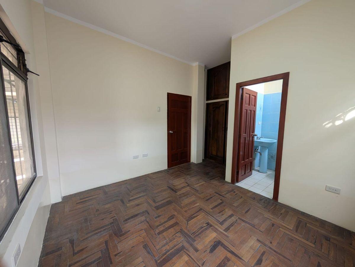 Casa Esquinera en Venta en Machala, El Oro — imagen 4