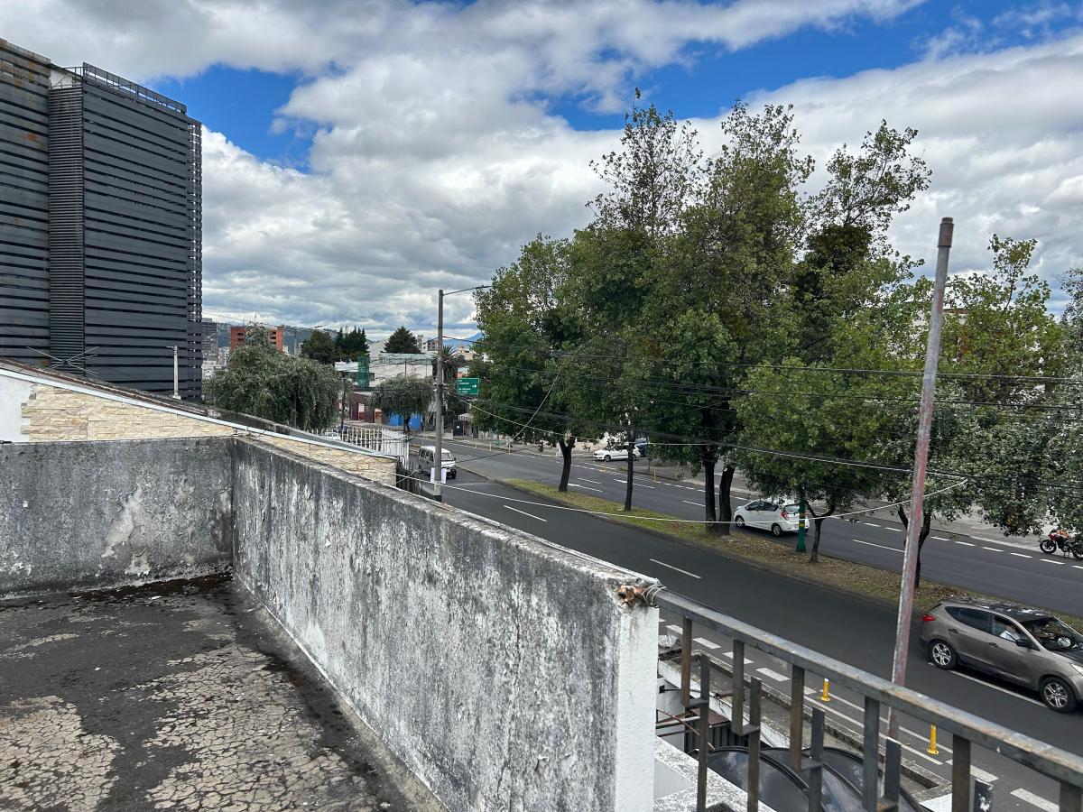 Vendo Excelente Propiedad en La Av Republica — imagen 4